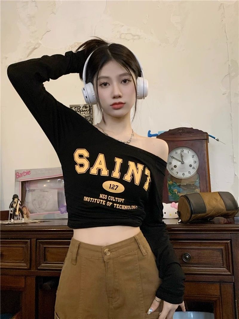 Chen Dayu white letter long-sleeved T-shirt women's summer hot girl one-shoulder stretch slim short top