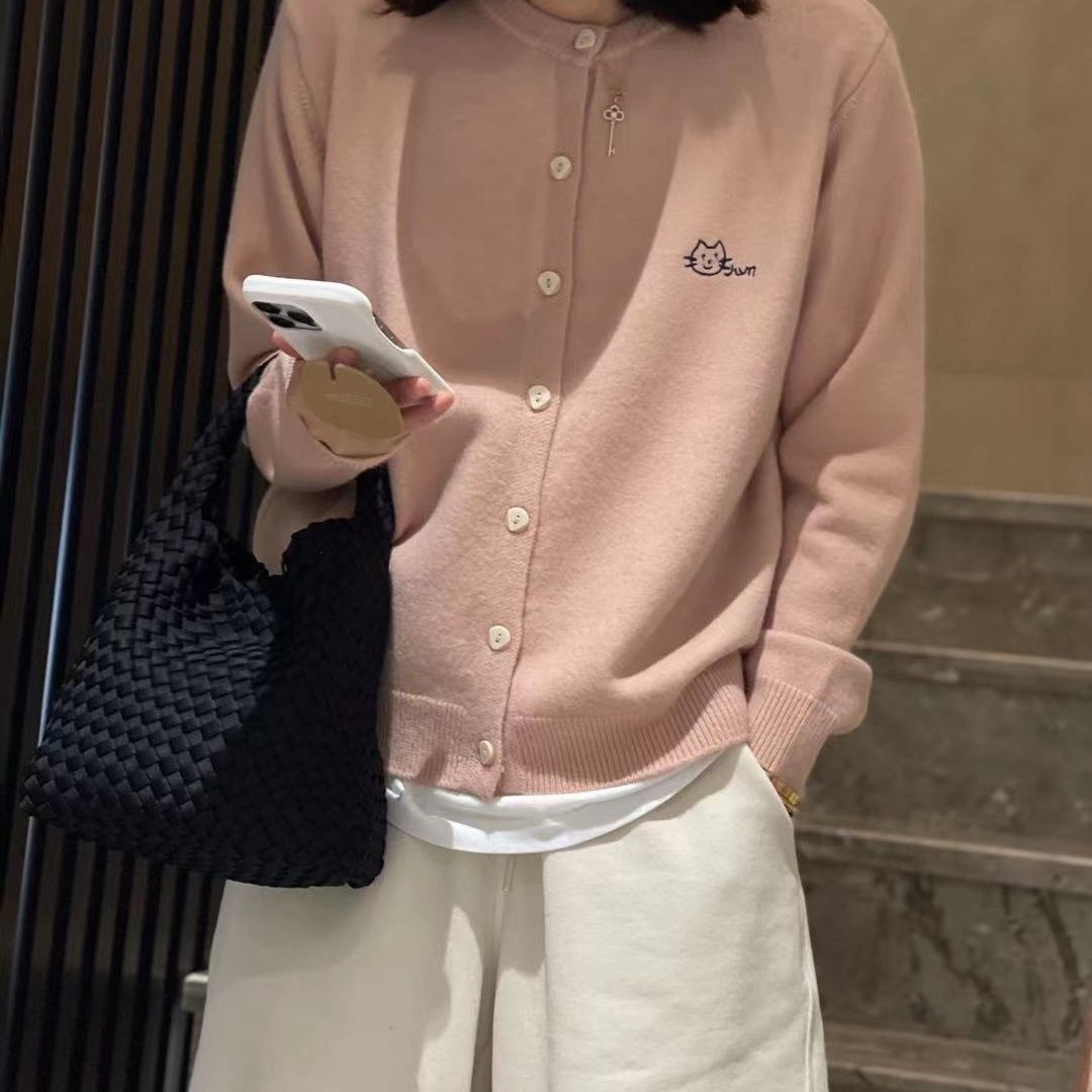 刺繡小貓圓領排扣減齡開衫外套女2023春季外搭疊穿休閒針織衫線衣