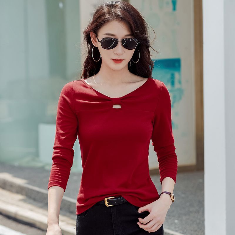 Early autumn pure cotton long-sleeved t-shirt women's 2023 new hollow design sense beautiful bottoming small shirt V-neck top t-shirt tide
