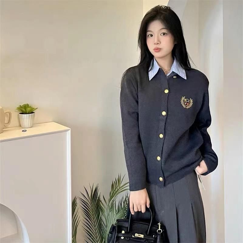 秋冬英倫學院風針織衫女短款寬鬆上衣徽章刺繡開衫毛衣外套學院風