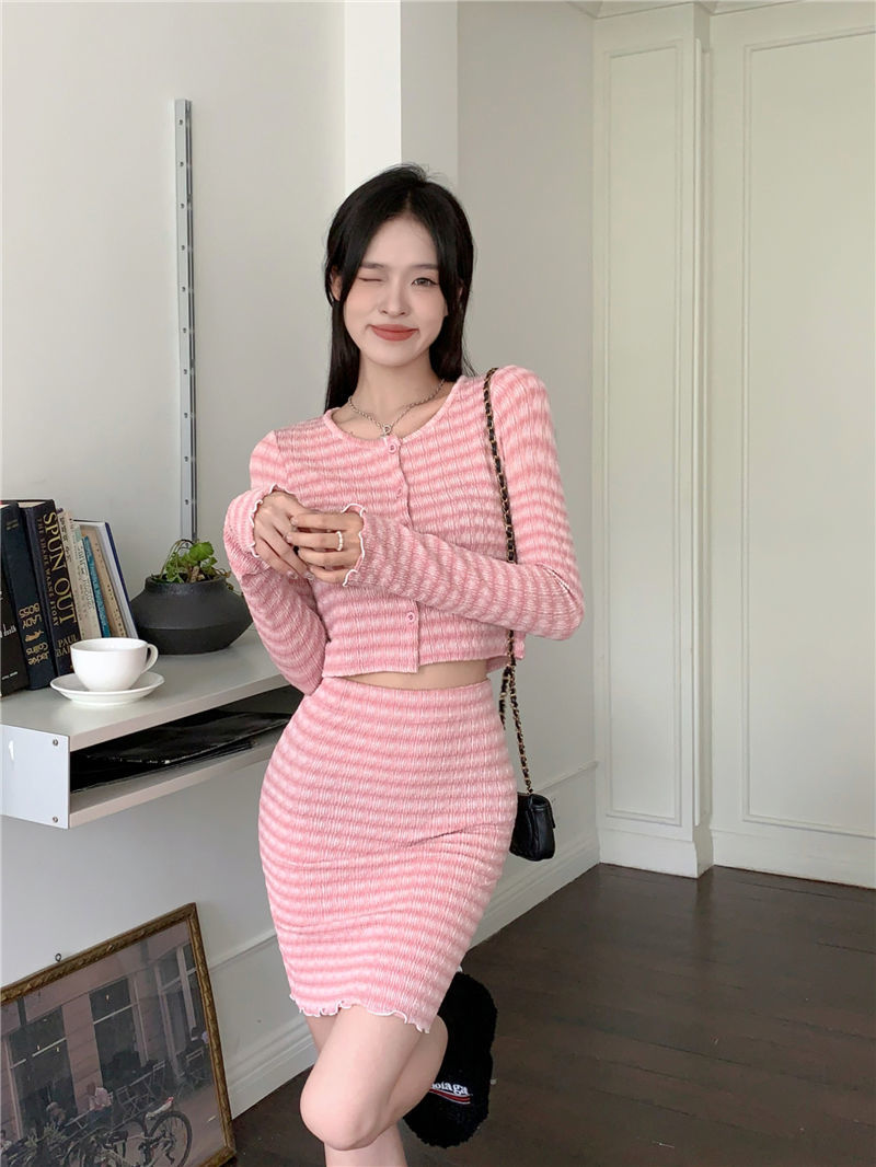 韩版时尚个性撞色条纹长袖开衫套装女秋季新款高腰包臀短裙两件套