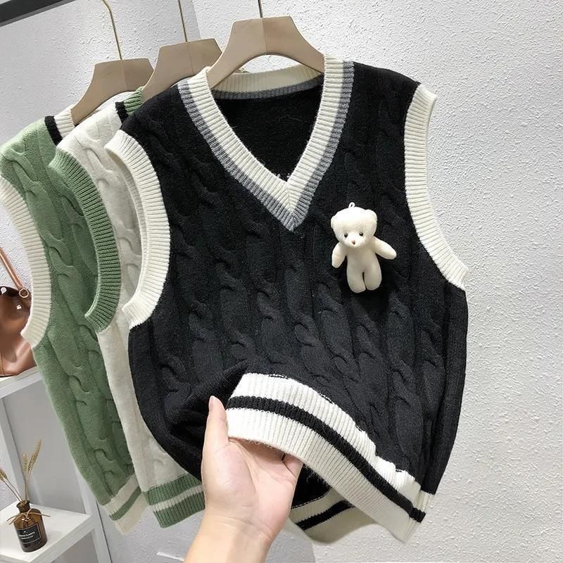 New autumn and winter women's knitted vest, fashionable and stylish student slim sleeveless sweater, cute bear vest for women