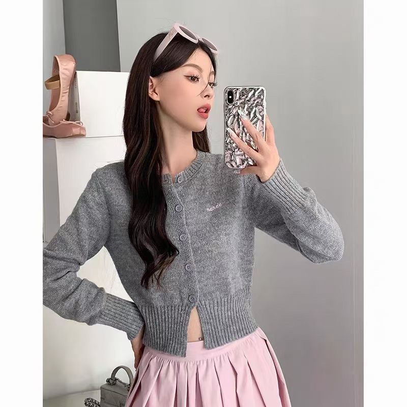 純色開叉針織開衫女春季薄款法式甜美休閒字母刺繡馬海毛短款上衣