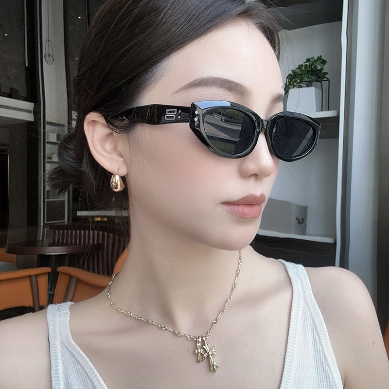 Summer blackout cat-eye glasses 2023 new sun protection and windproof sunglasses Internet celebrity same style anti-UV sunglasses