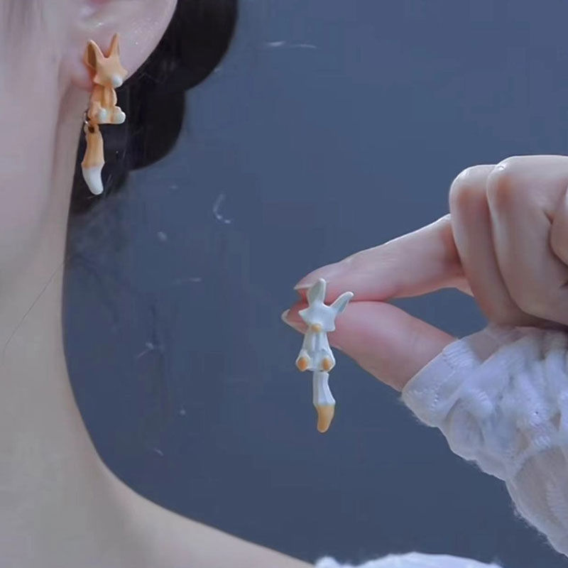趣味可愛狐狸磨砂不對稱耳釘女小眾設計個性耳環2023年新款潮耳飾