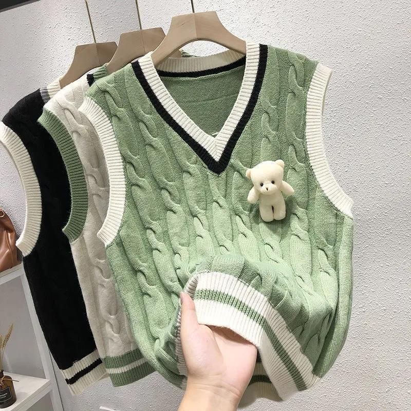 New autumn and winter women's knitted vest, fashionable and stylish student slim sleeveless sweater, cute bear vest for women