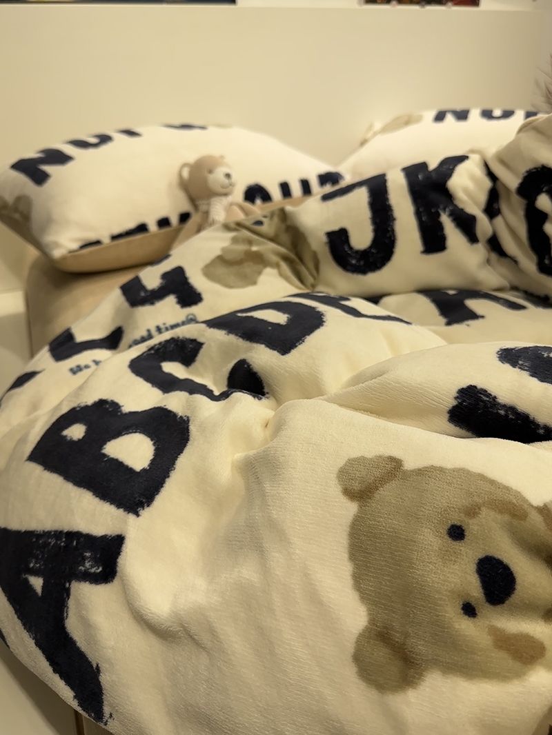 冬季ins字母熊猫珊瑚绒双面牛奶法兰绒保暖四件套加厚卡通三件套