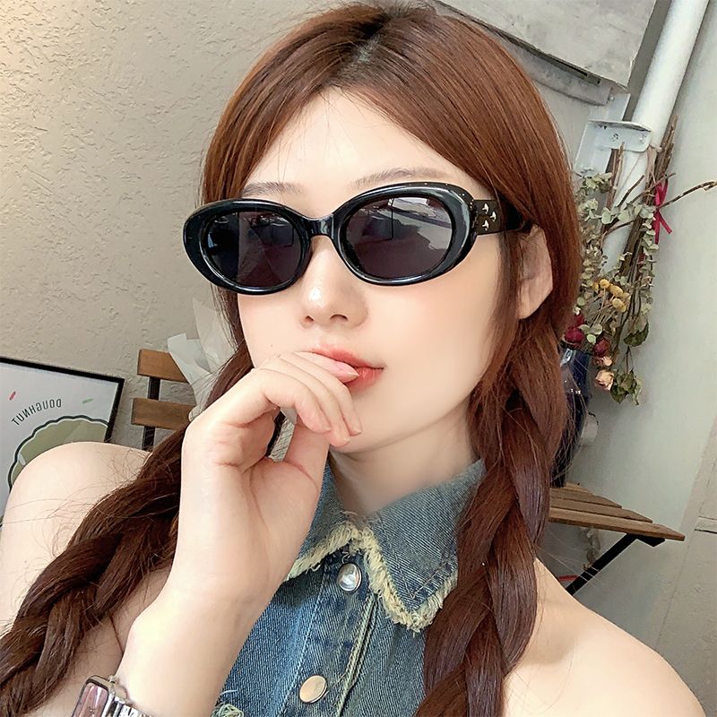 Retro oval sunglasses for women, European and American Internet celebrities, fashionable anti-UV glare sunglasses for big faces, slimming and trendy
