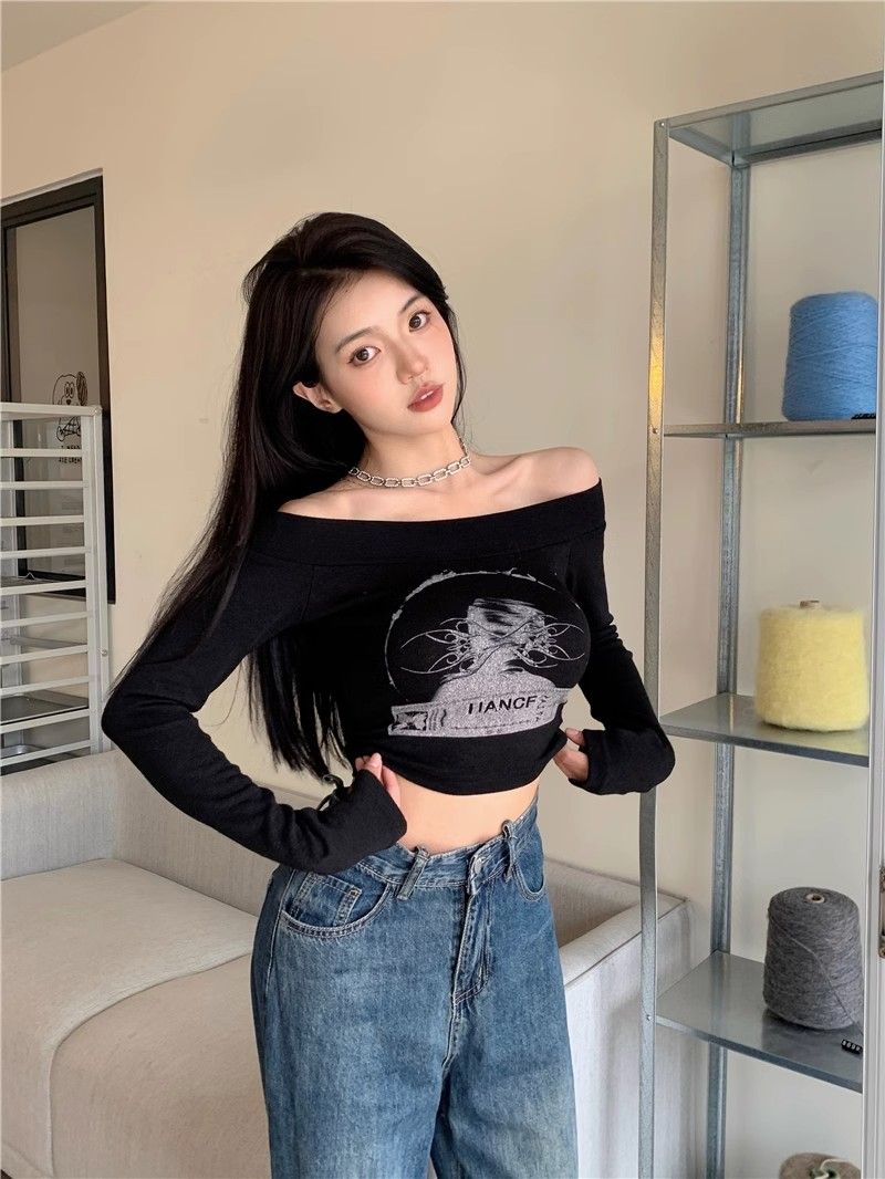 Chen Dayu hot girl print one-word shoulder inner wear women's autumn short section slim long-sleeved t-shirt off-shoulder bottoming shirt top