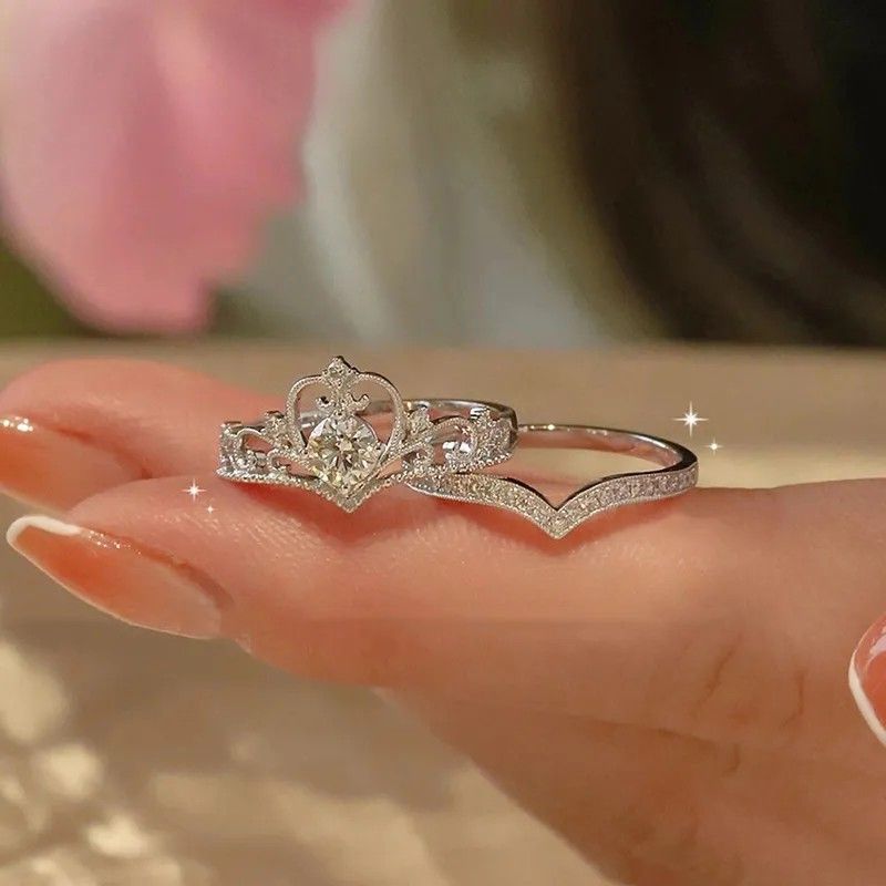 小红书同款迪士尼在逃公主皇冠戒指新款ins简约小众设计结婚戒指