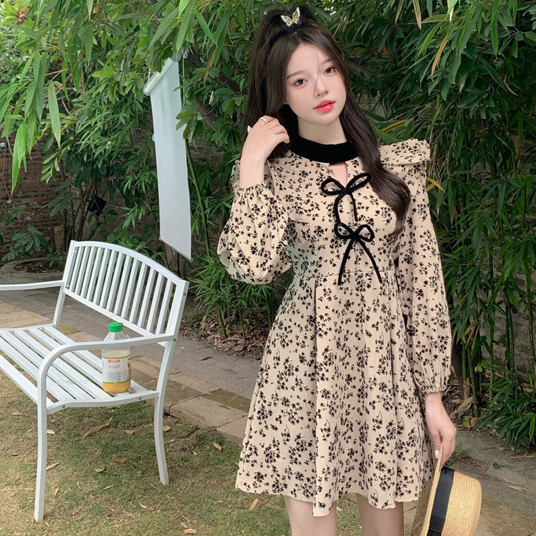 小眾法式名媛氣質收腰顯瘦碎花連衣裙女時尚小個子遮肉氣質連衣裙