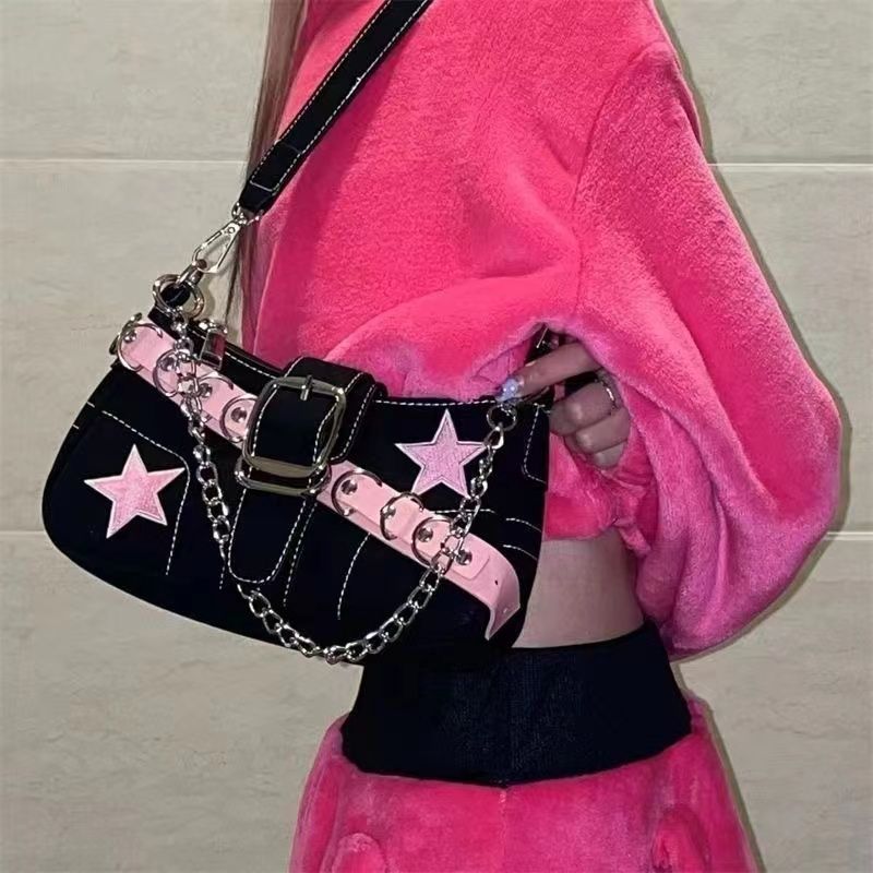 2022新款小眾設計粉色皮帶星星法棍單肩包y2k辣妹鏈條腋下包女