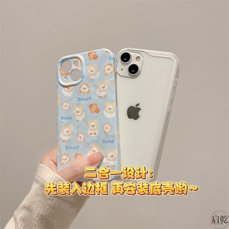 可爱面包鸭子iPhone14手机壳适用苹果13promax菲林硬壳12褶皱13女