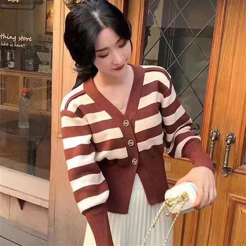 針織開衫女秋冬季新款設計感小眾慵懶風氣質減齡小個子條紋上衣潮