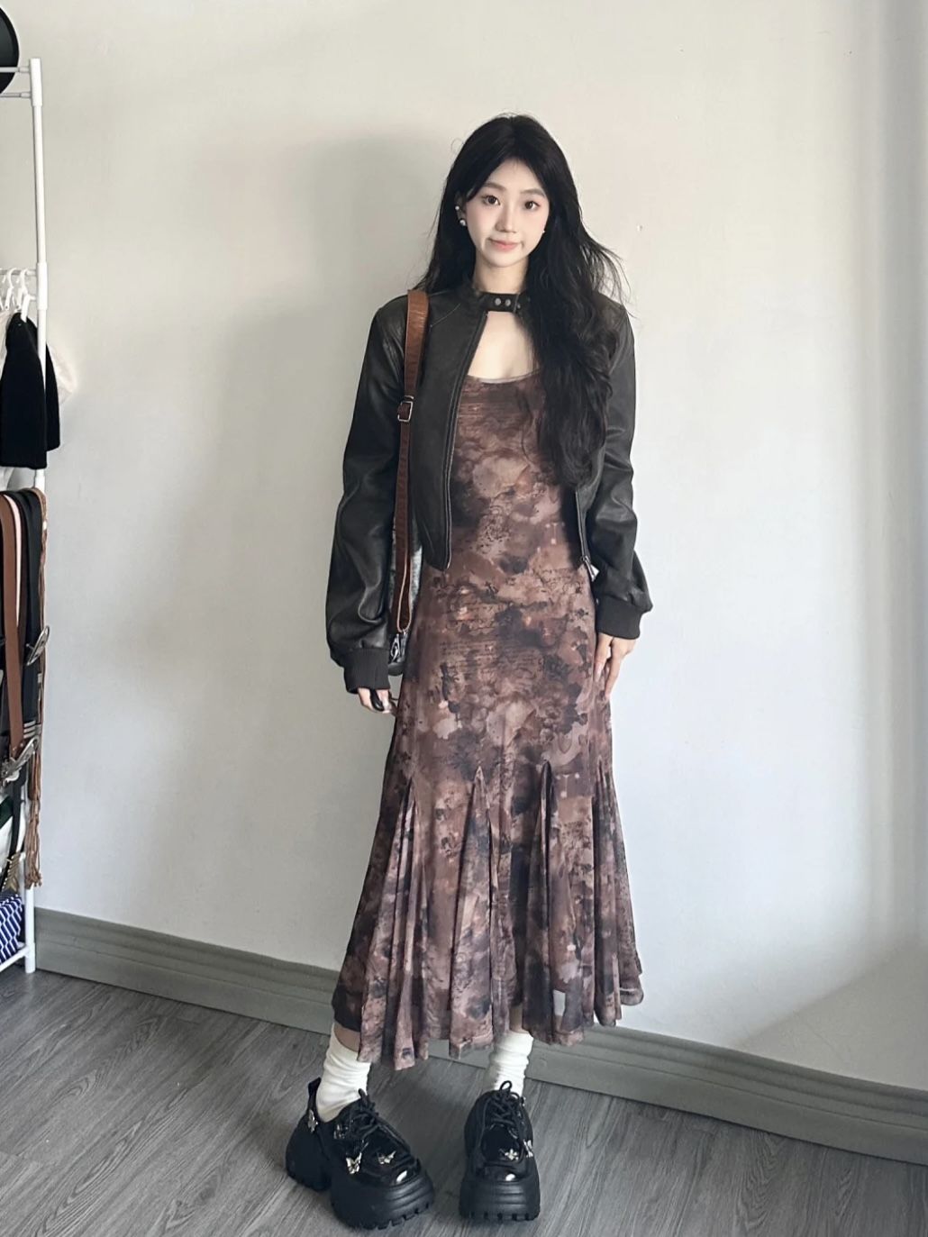 秋季新款美式復古機車皮衣夾克外套碎花吊帶連衣裙魚尾長裙兩件套