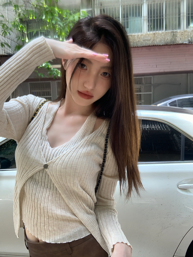 設計感早秋復古假兩件長袖針織衫女初秋辣妹修身v領露臍短款上衣