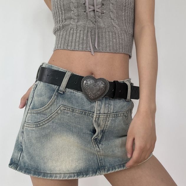 Instagram Y2K style Millennium Spicy Girl Love Carved Buckle Made of Old American Small and Versatile Belt_voghion.com
