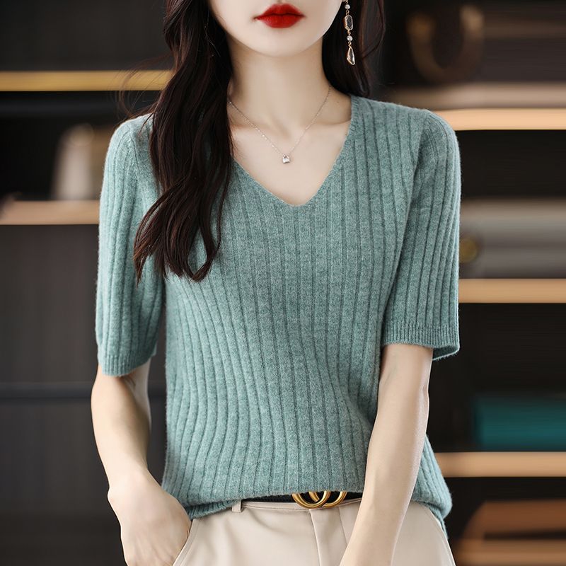 Off-season short-sleeved knitted bottoming shirt for women, V-neck pullover half-sleeved shirt, simple and versatile sweater, mid-sleeve top, T-shirt