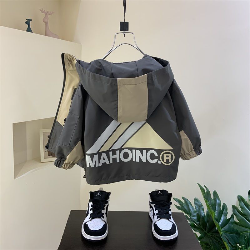 男童衝鋒衣外套2023新款洋氣男孩寶寶春秋裝衣服兒童酷帥夾克上衣