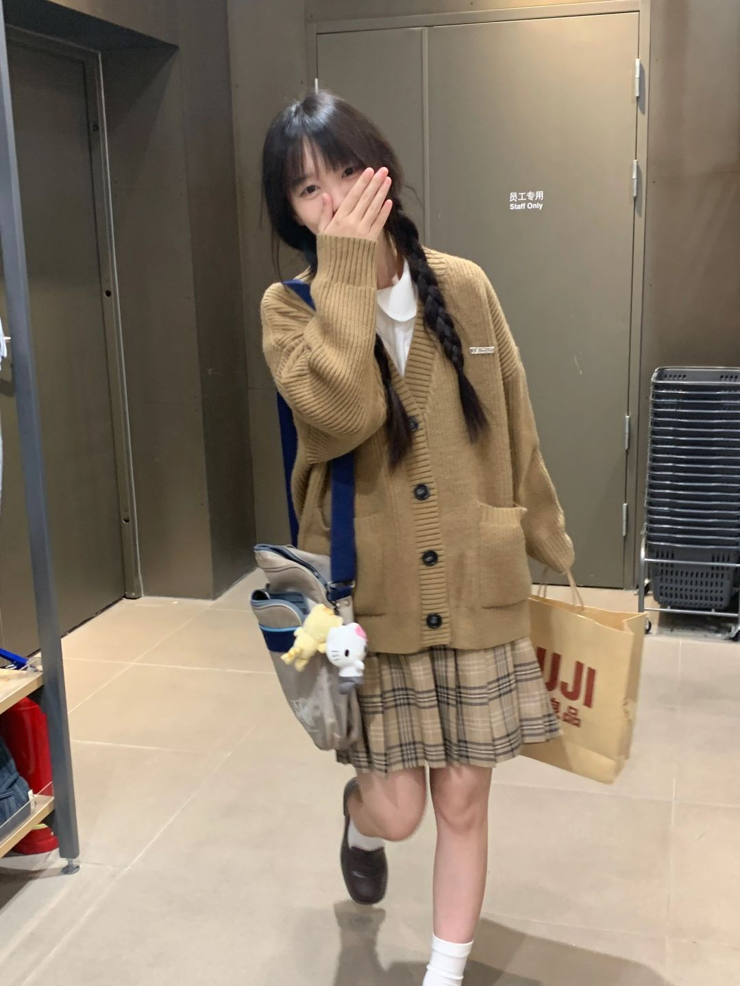 2023新款毛衣女慵懶風軟糯甜美奶杏色加厚V領開衫外套寬鬆顯瘦女