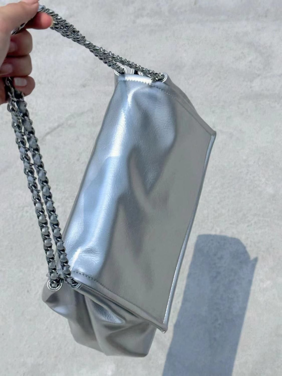 Silver bag niche chain tote bag for women 2023 new versatile large capacity commuter shoulder bag crossbody bag