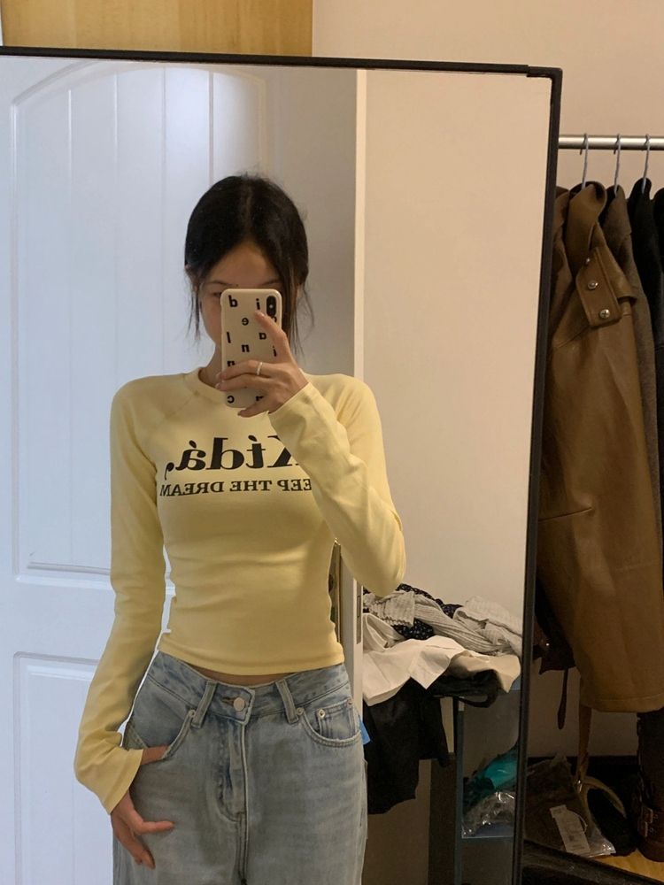 Yellow letter printed long-sleeved T-shirt for women in autumn Korean style new slim fit hot girl short modal top