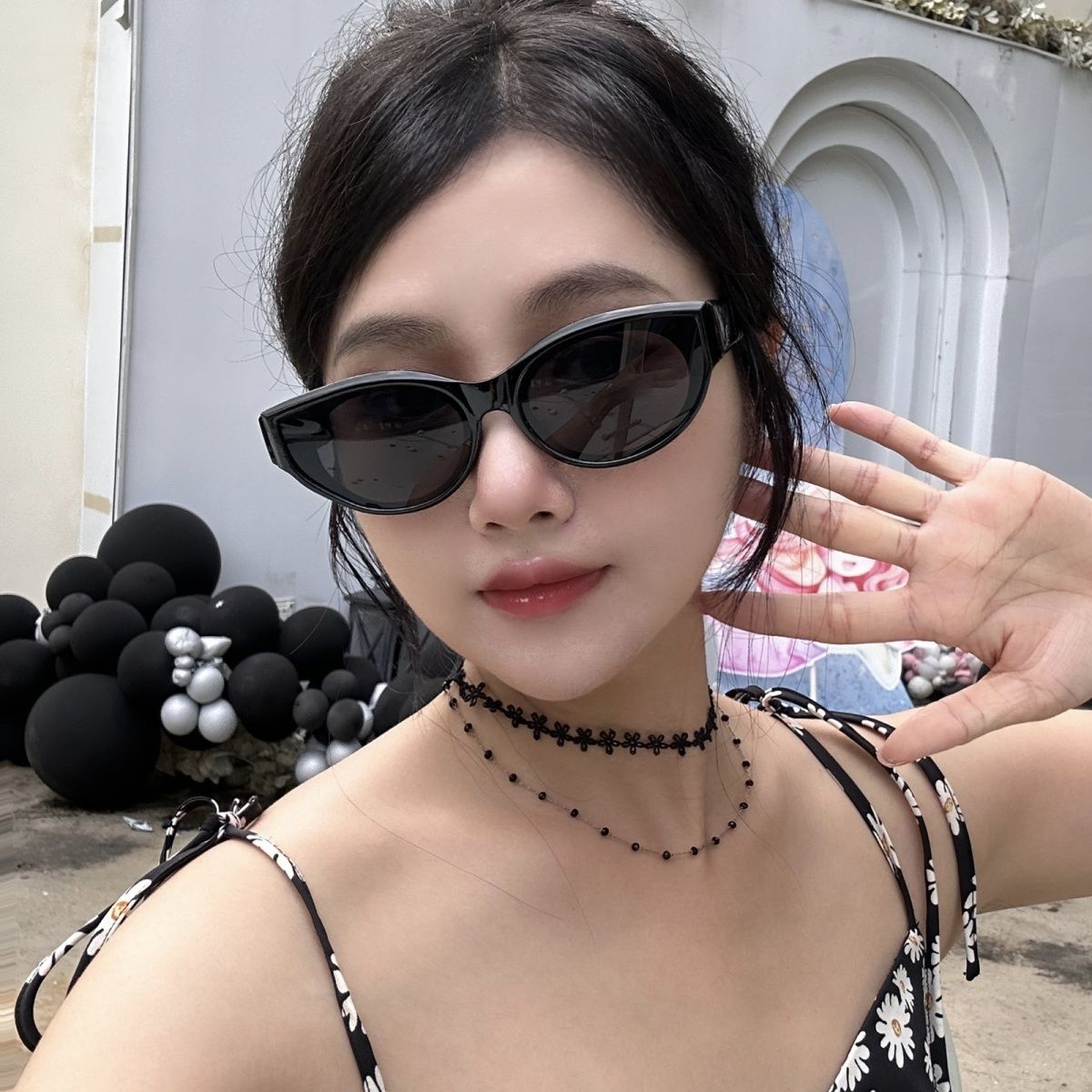 Drag sister's new European and American style hot girl large frame irregular sunglasses female Jennie star's same concave shape sunglasses
