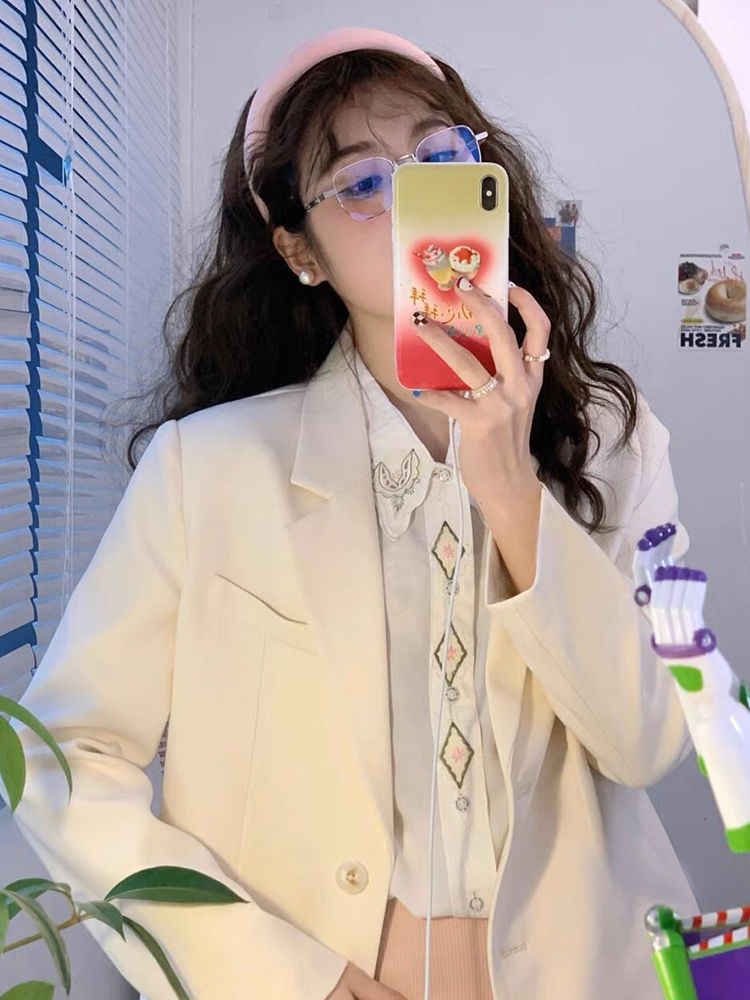 Creamy white suit jacket for women in autumn, new Korean version, loose, slim, fashionable and trendy small suit