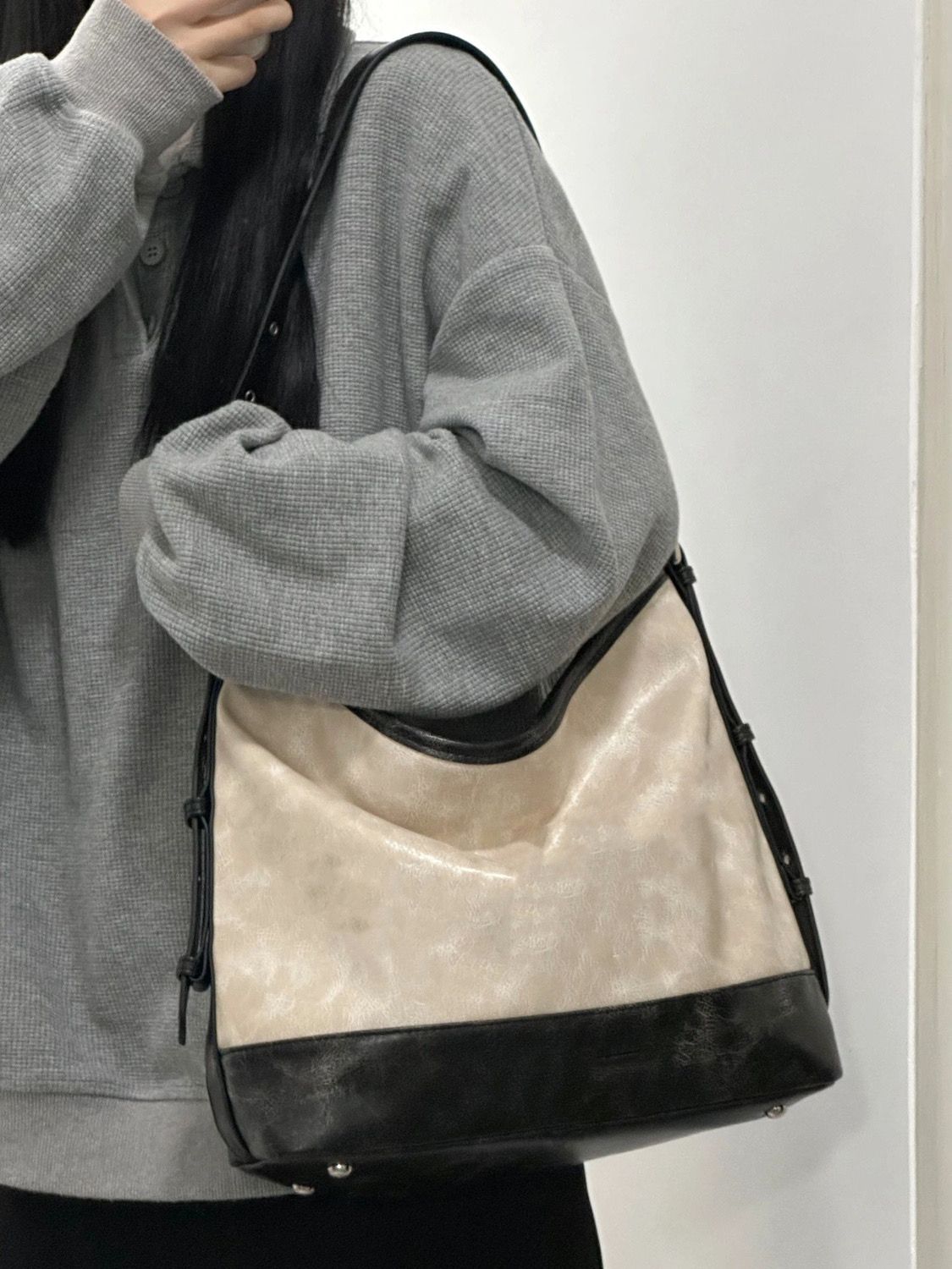 Bags for women 2023 new trendy high-end niche distressed simple versatile fashionable commuter shoulder crossbody tote bag