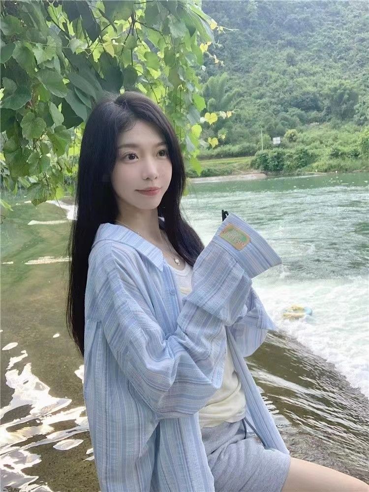 格瑞吉奧藍色豎條紋襯衫防曬外套女新款春秋長袖港風棉質百搭襯衣