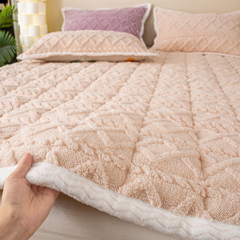 獭兔毛牛奶绒床垫软垫家用冬季珊瑚绒床褥薄垫子保暖加厚毯子铺底