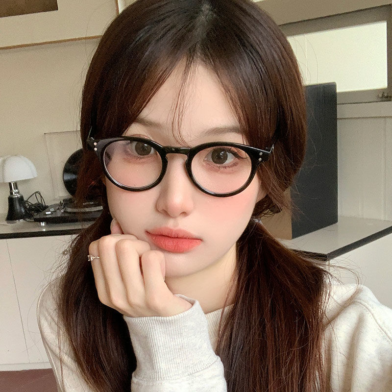 High-end, ultra-light black frame, no-makeup artifact, anti-blue light myopia glasses frame for women, can be matched with round faces to look smaller for men