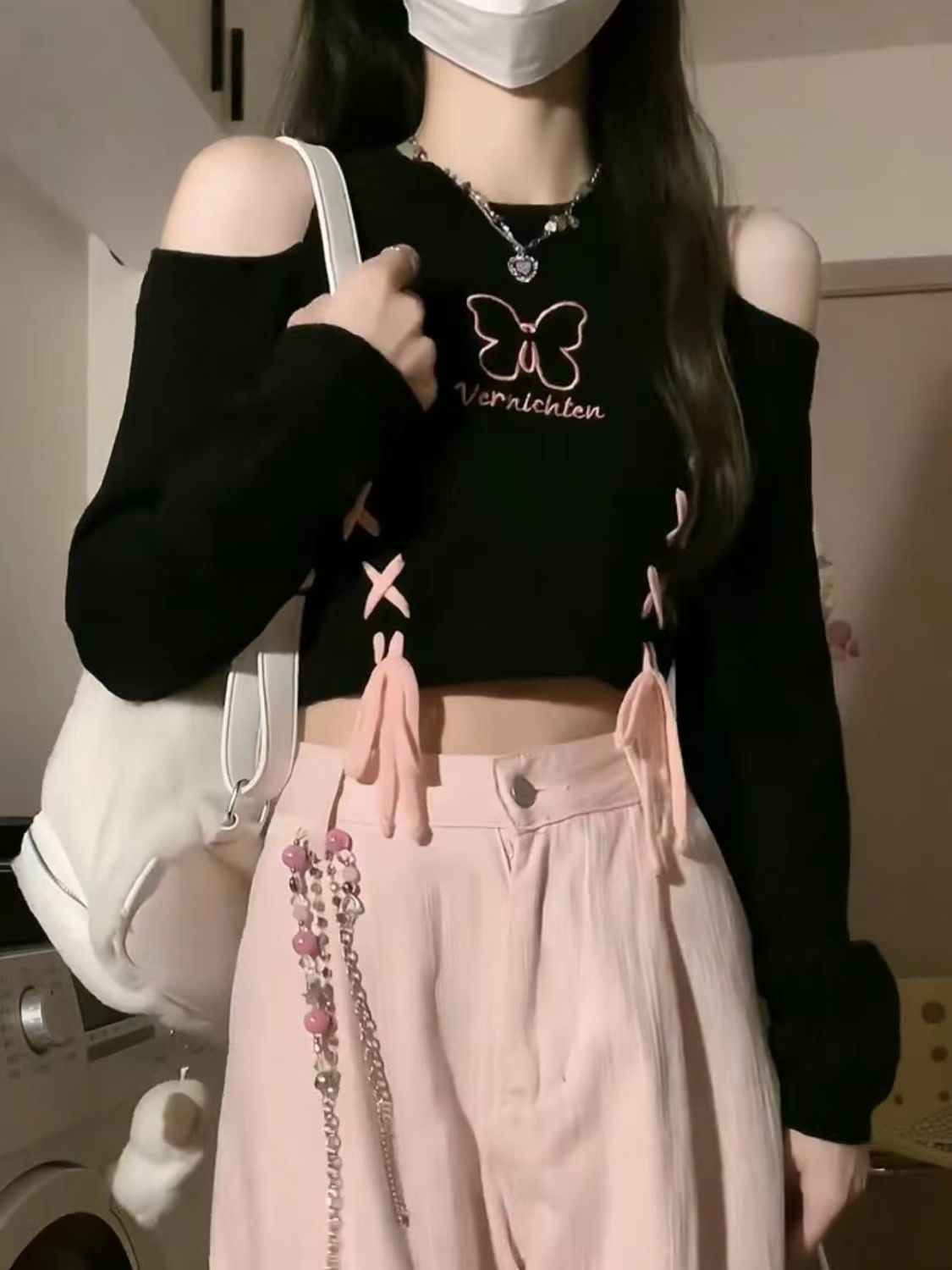 甜酷風辣妹露肩針織衫女早秋新款設計感蝴蝶刺繡兩邊系帶長袖上衣