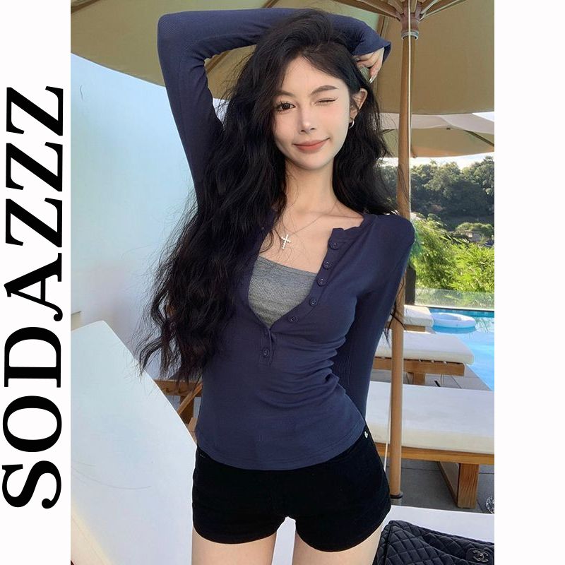 早秋簡約慵懶風半紐扣設計感小眾長袖T恤女性感修身顯瘦內搭上衣
