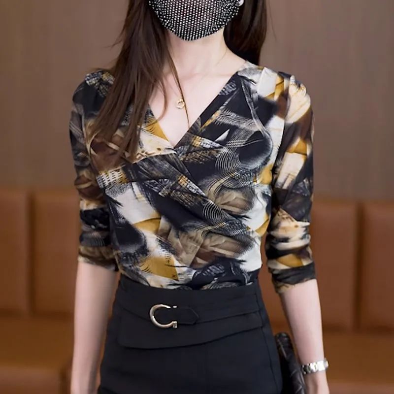 秋裝女新款V領印花網紗上衣修身長袖t恤顯瘦打底衫時尚百搭