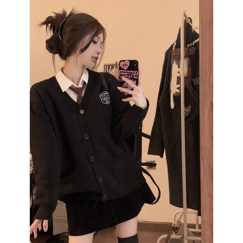 學院風v領黑色毛衣外套女秋季韓版慵懶寬鬆jk針織開衫中長款上衣