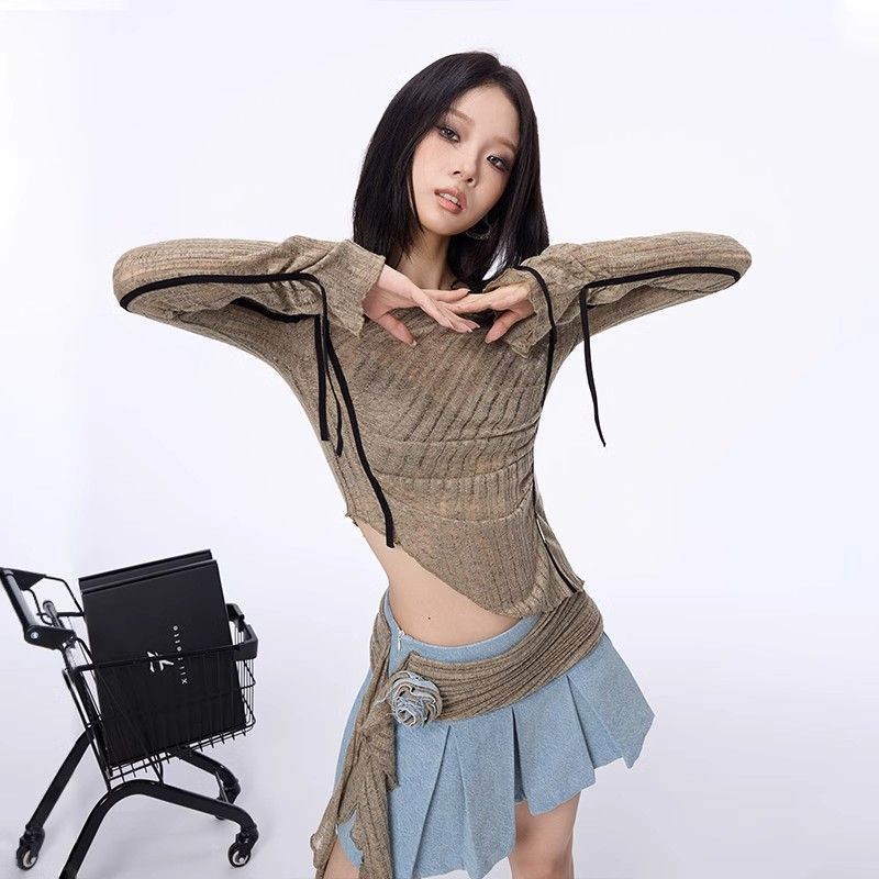 American Hot Girl Contrast Color Irregular Leather Button Off-Shoulder Sweater Women's Niche Design Slim-fitting Pleated Long-Sleeved T-Shirt