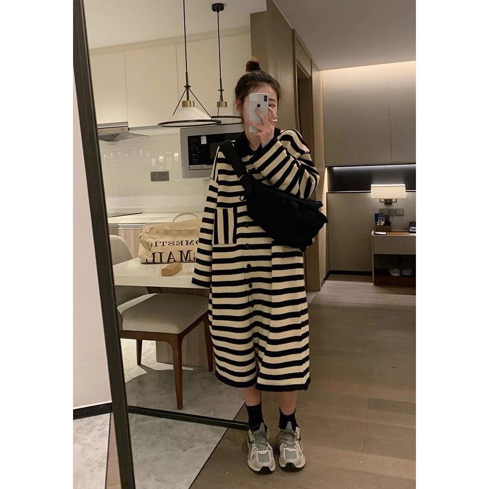 黑白條紋毛衣裙女秋冬季韓版慵懶學院風過膝長款針織開衫連衣裙潮