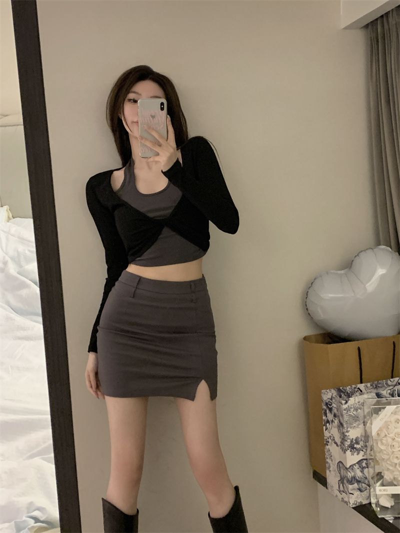 純欲風假兩件掛脖撞色上衣女秋季修身顯瘦短款露肩設計感長袖T恤