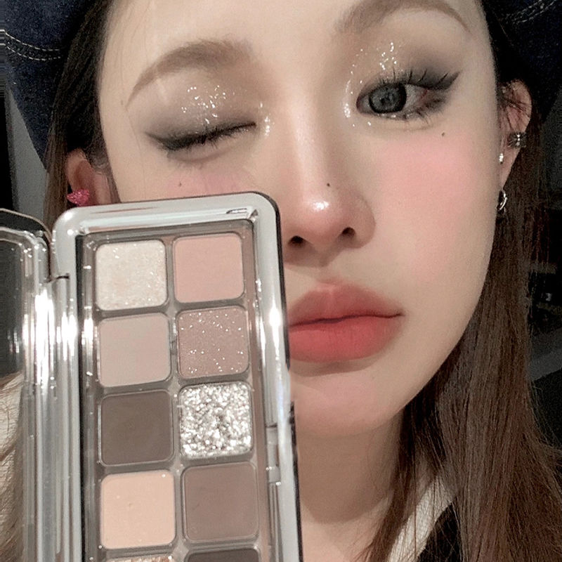 新元素~透明殼灰調水泥眼影盤防水不脫妝ins平價學生高級感純欲風