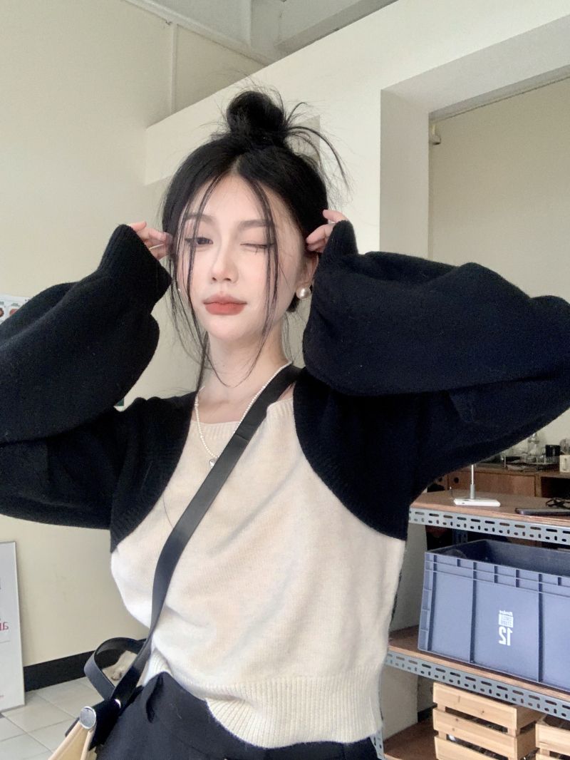 假兩件方領條翁針織衫女2023秋冬新款短款寬鬆設計感小眾毛衣上衣