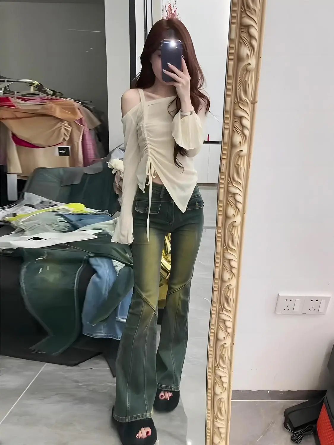 做舊感顯瘦微喇叭褲子2023年早秋時尚新款顯瘦設計感高腰牛仔褲女