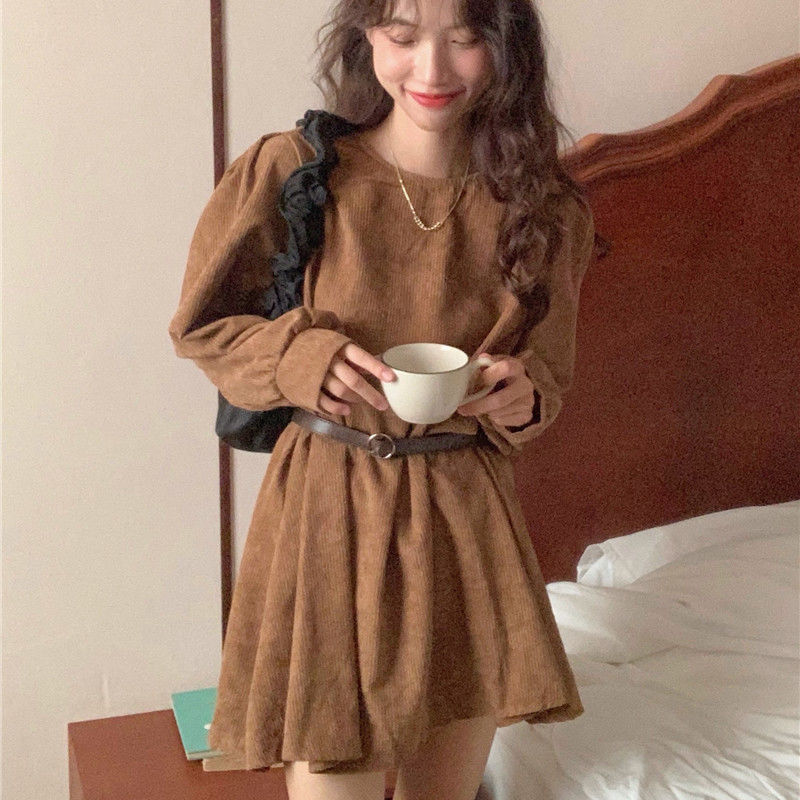 燈芯絨顯瘦裙子秋冬2023年新款氣質設計感小眾連衣裙秋季女裙