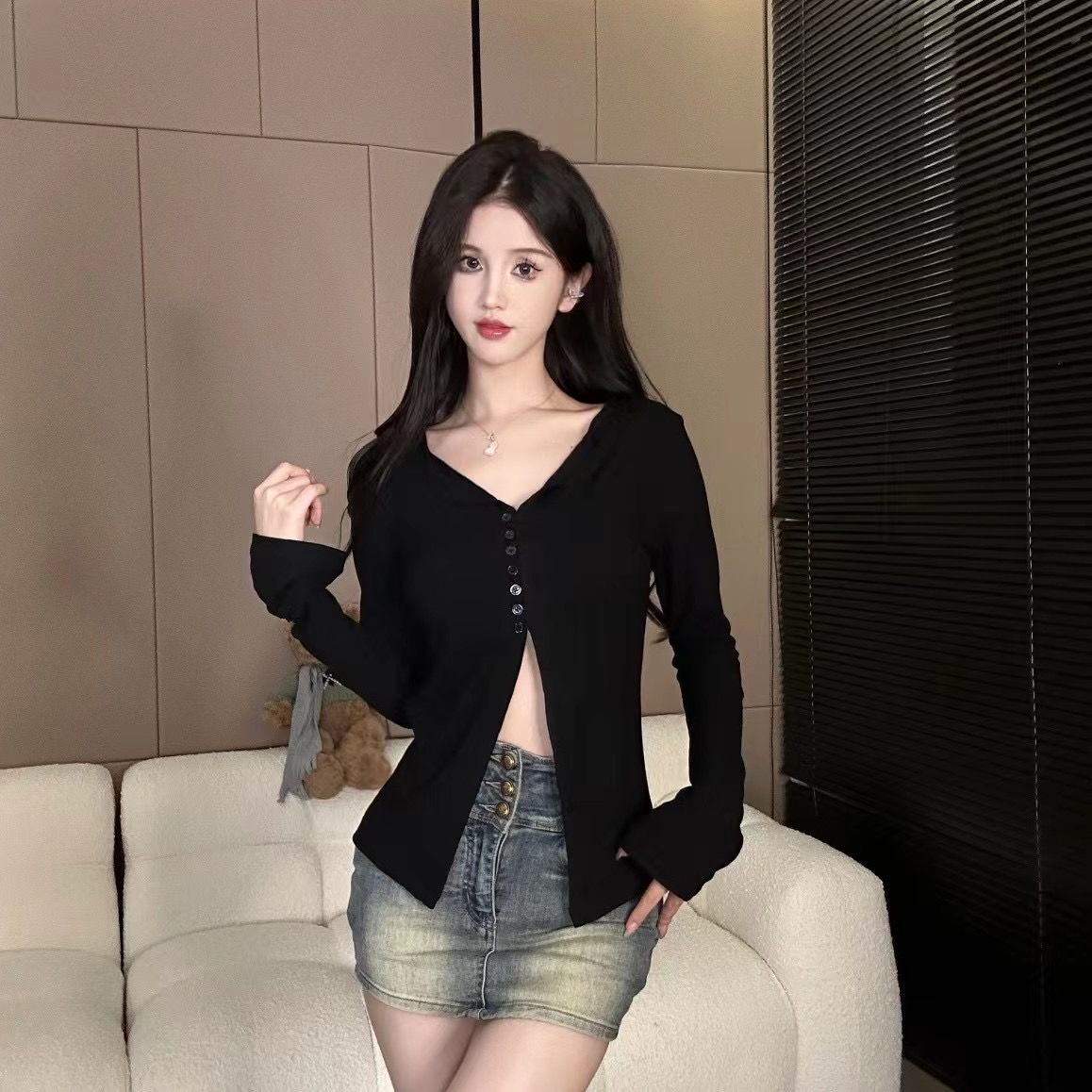 Pure sweet hottie v-neck long-sleeved t-shirt for women autumn new irregular waist slimming bottoming shirt right shoulder top