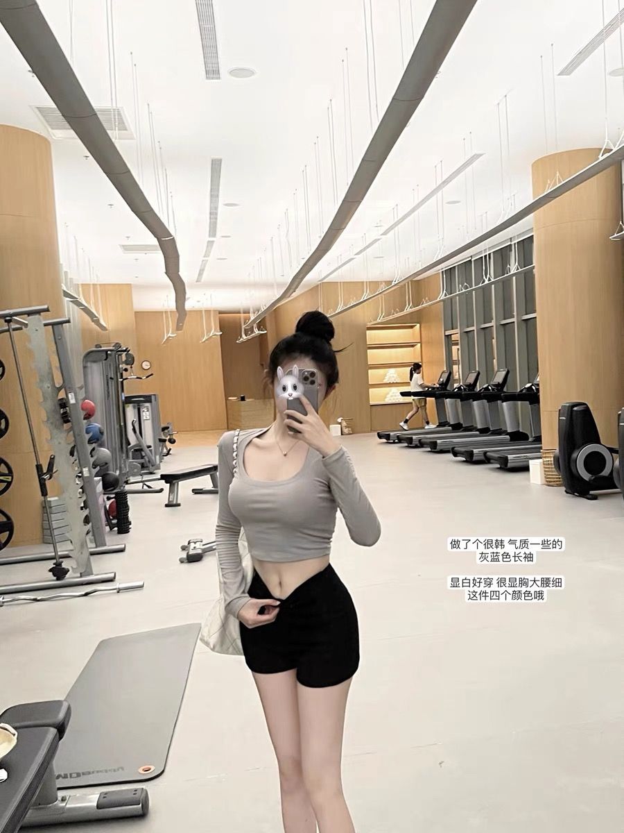 簡單顯身材閉眼入~胸大腰細四色長袖 百搭基礎修身顯瘦T恤上衣
