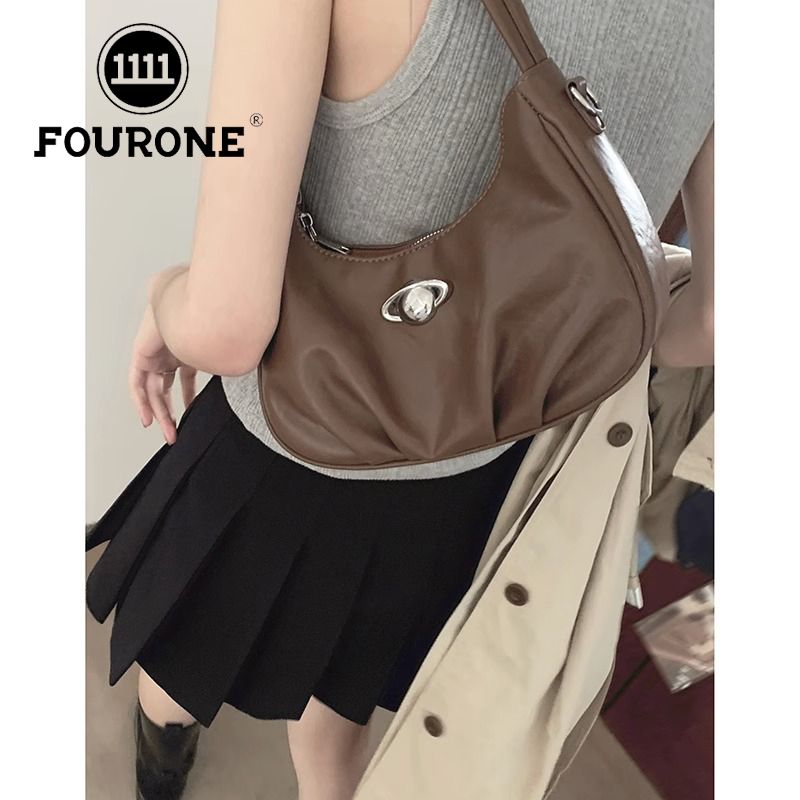 Niche pleated bags for women 2023 new retro armpit bag high-end one-shoulder portable baguette bag