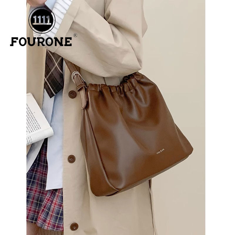 Niche design armpit bag for women 2023 new bucket bag high-end versatile commuting tote bag