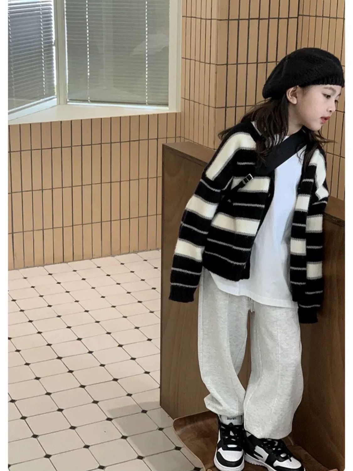 女童套裝秋季新款韓版兒童針織開衫上衣時髦慵懶休閒衛褲三件套裝