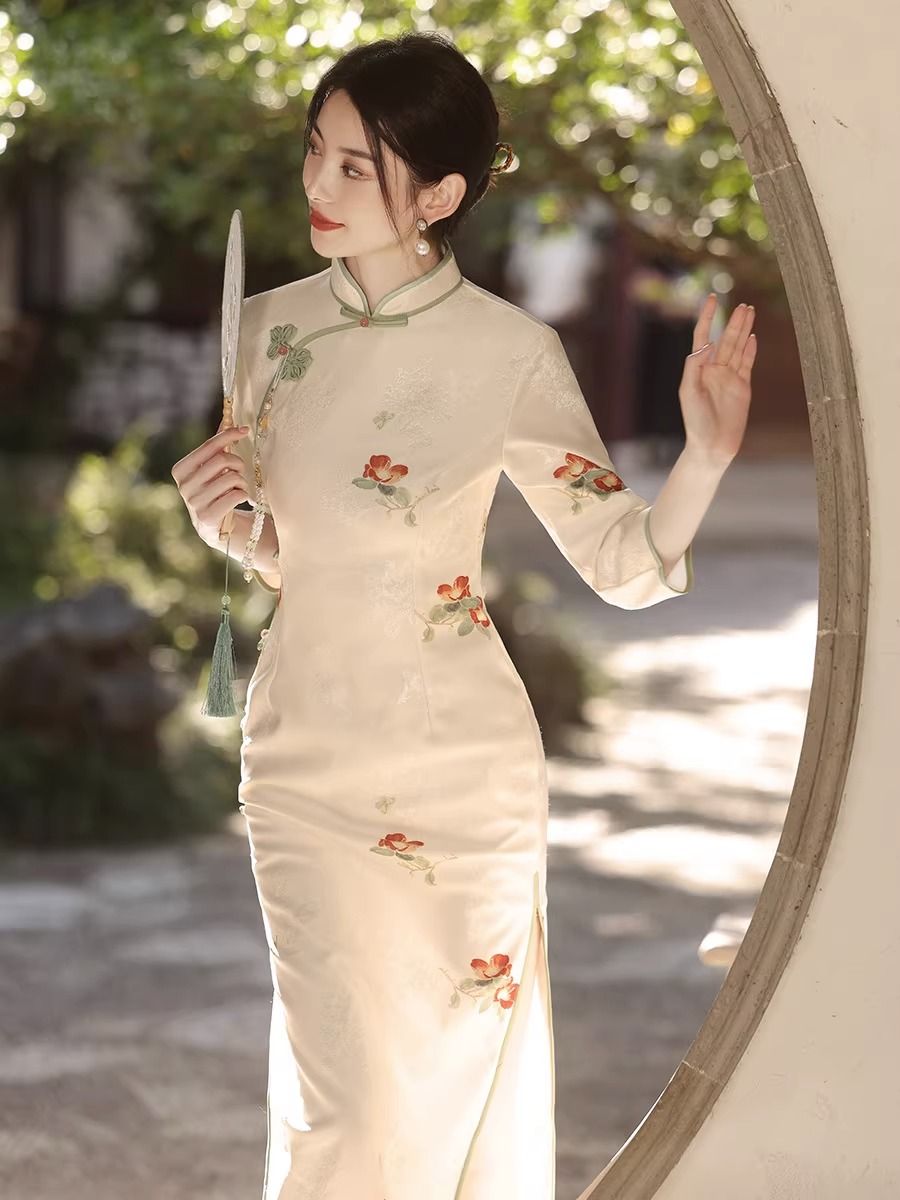 新中式旗袍2023新款少女年輕款高端素雅改良白色復古民國連衣裙秋