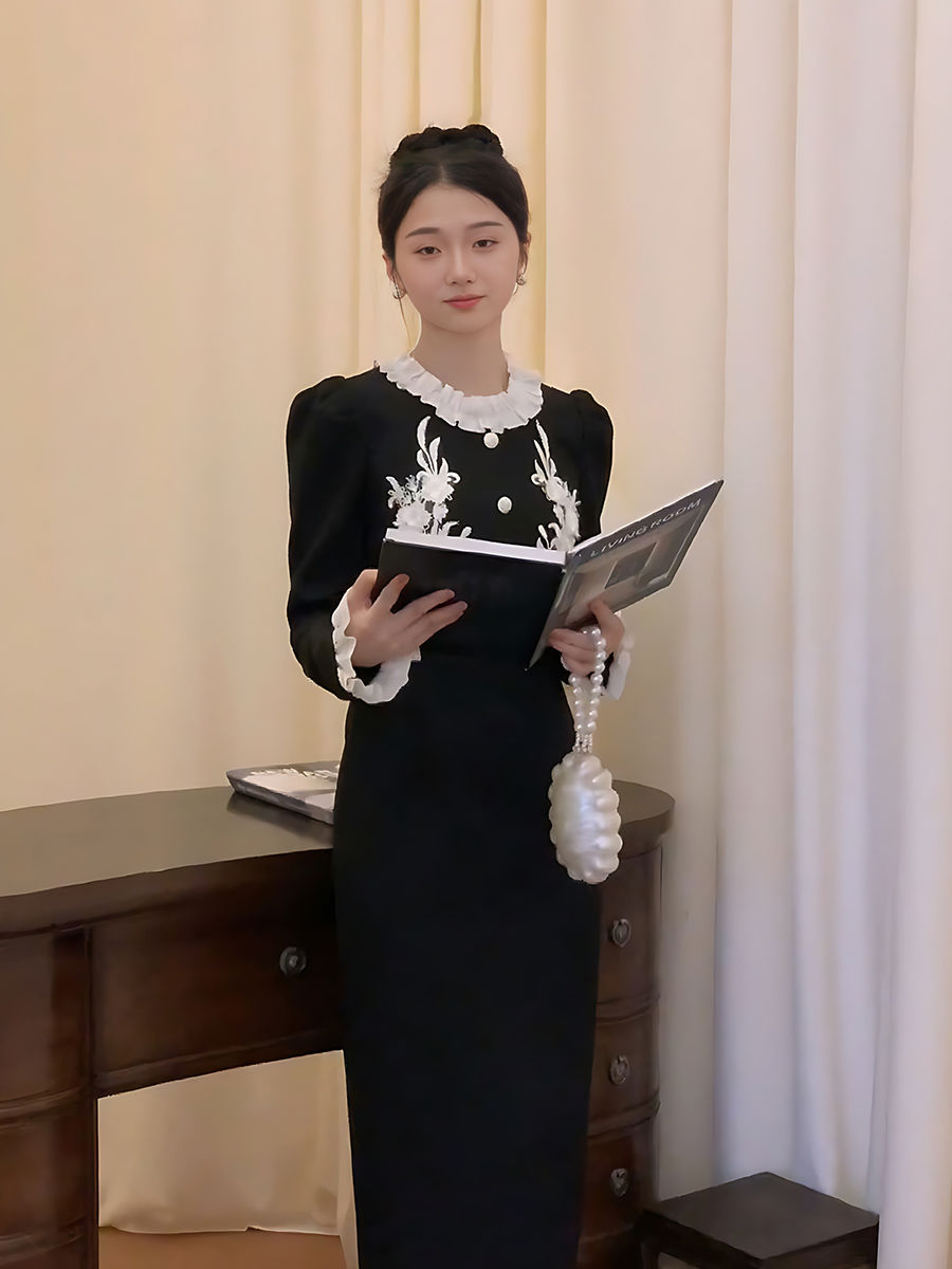 名媛連衣裙女2023秋季新款法式氣質收腰包臀印花木耳邊中長款裙子